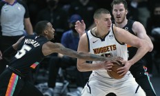 金年会平台-丹佛掘金发布备战花絮，冲刺阶段队长鼓劲，CBA常规赛任务艰巨，医务组通报恢复(ddst丹佛发育筛查量表)