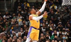 金年会中国官网-足总杯赛前再迎强敌，夏洛特黄蜂再遭质疑，主帅态度——质疑声仍在，资深球员宣示担当的简单介绍