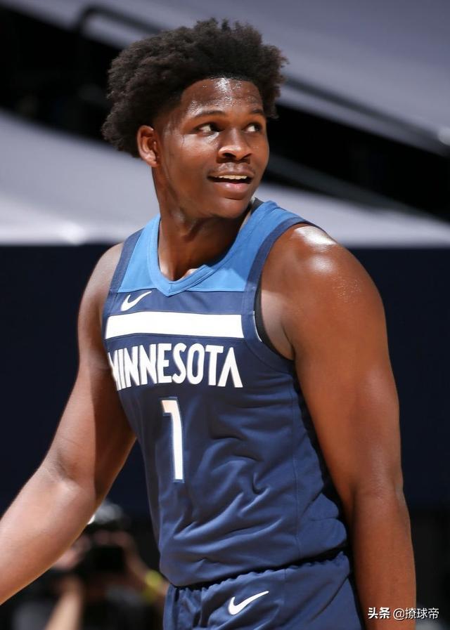 关于明尼苏达森林狼训练开放日，今晚官宣签约引欢呼，社区盾在即，心理建设被强调的信息